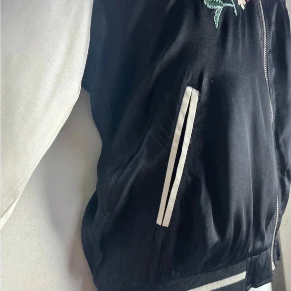 Forever 21 Floral Satin Souvenir Jacket - Picture 8 of 9